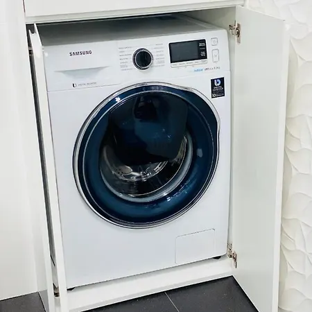 아파트 New Wave Big & Beautiful -parking