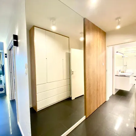 New Wave Big & Beautiful -parking 아파트 *