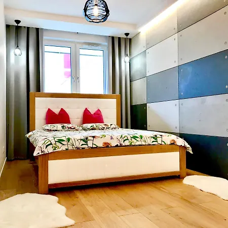 New Wave Big & Beautiful -parking